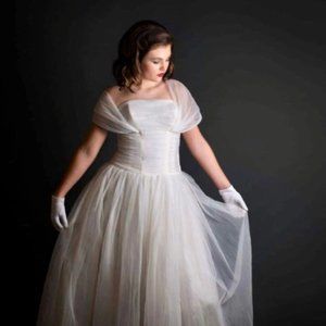 Vintage 1950s-1960s White Chiffon Formal Gown  / Prom Dress / Wedding Dress